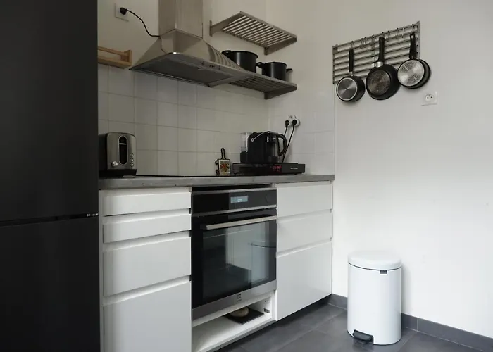 Eiffel Tower Apartment *