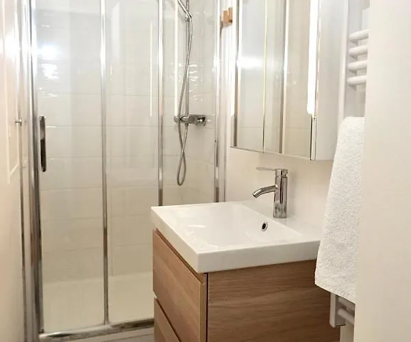 Eiffel Tower * Paris